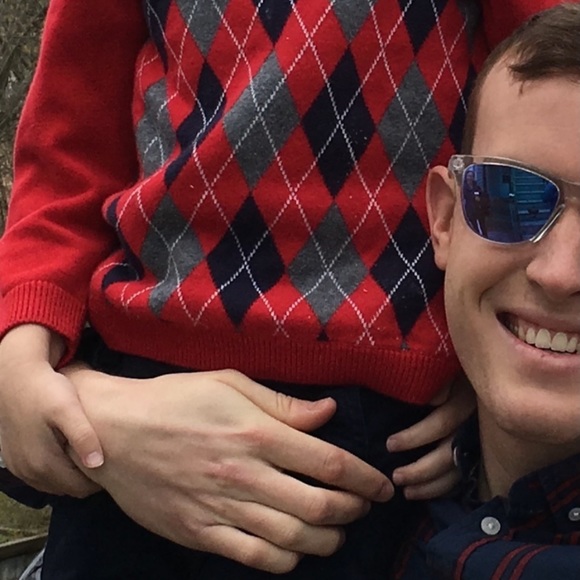 Hanna Andersson sweater size 100 (size 4) EUC - gorgeous red with argyle ♥️ - Picture 3 of 3